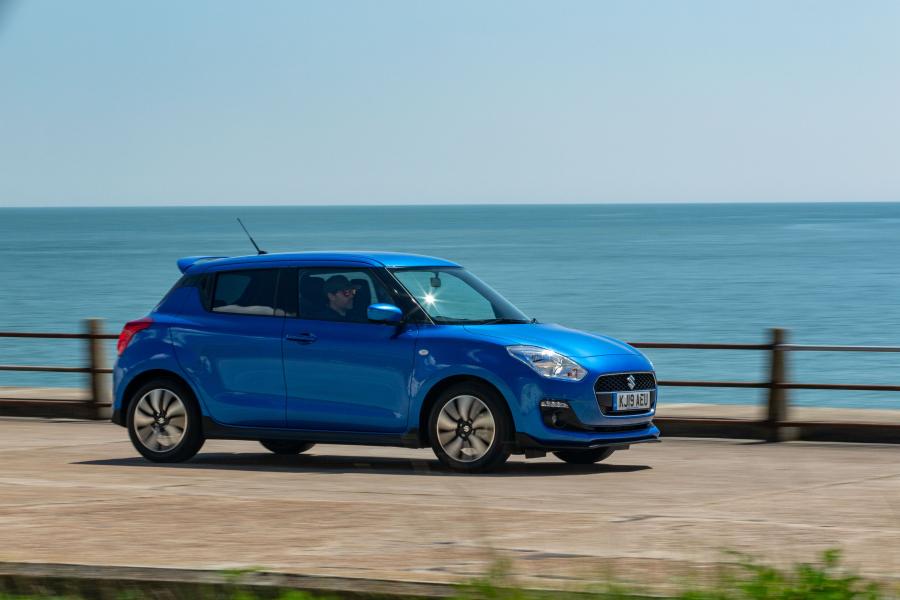  Suzuki Swift Attitude 2019 года  (UK) (фото 11 из 23)
